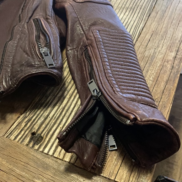 Wilson’s XS Leather Jacket - Picture 3 of 11